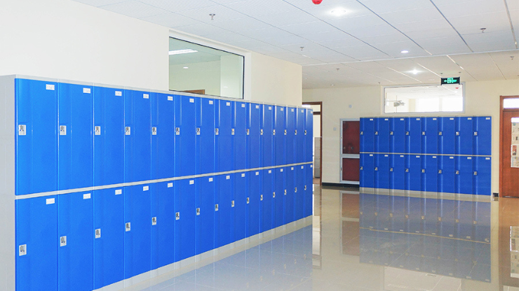 tu-nhua-sinh-vien-dong-W