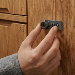 Khóa số Cyber Lock 853-C01 lắp trên tủ gỗ