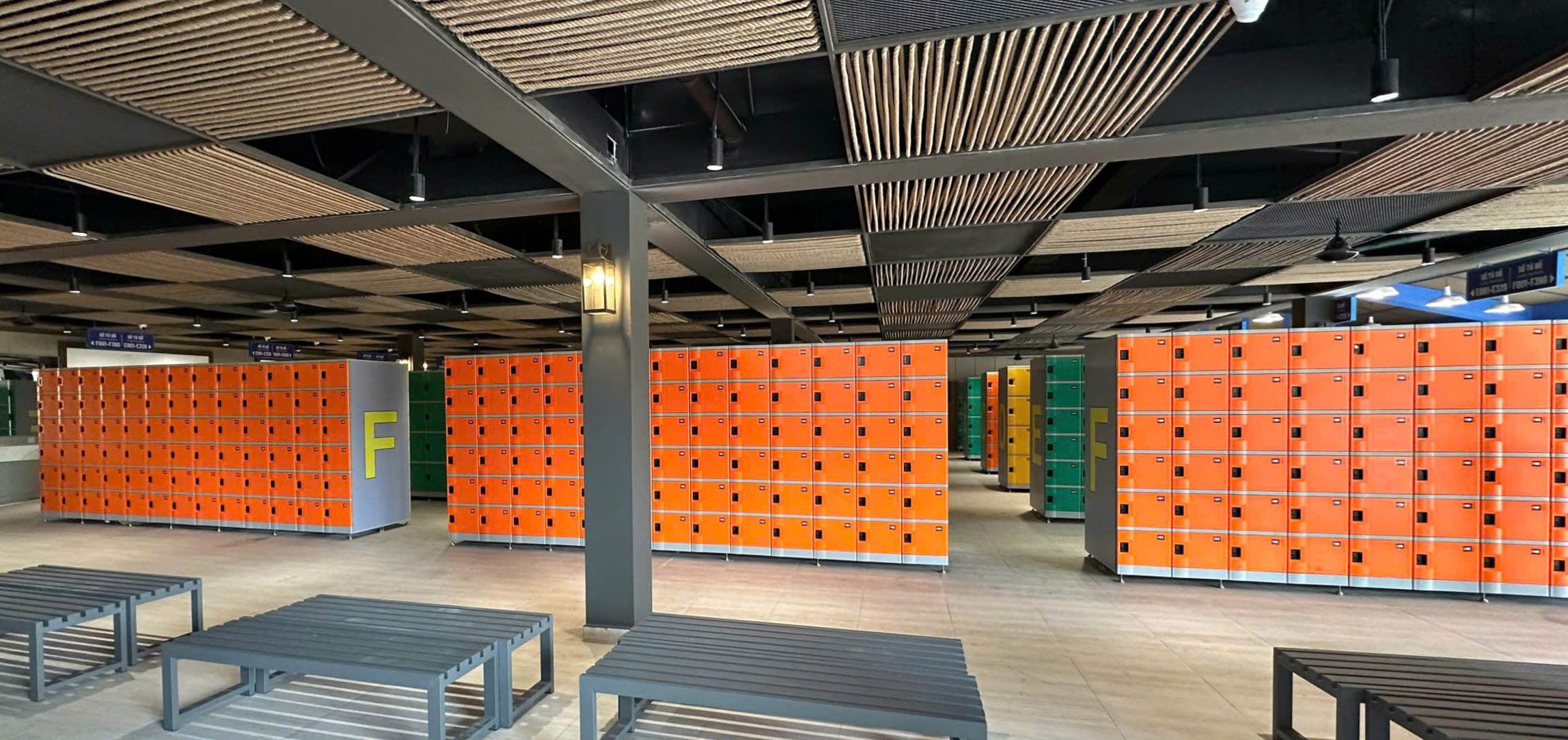 Tủ Locker tại công viên nước Aqua Adventure