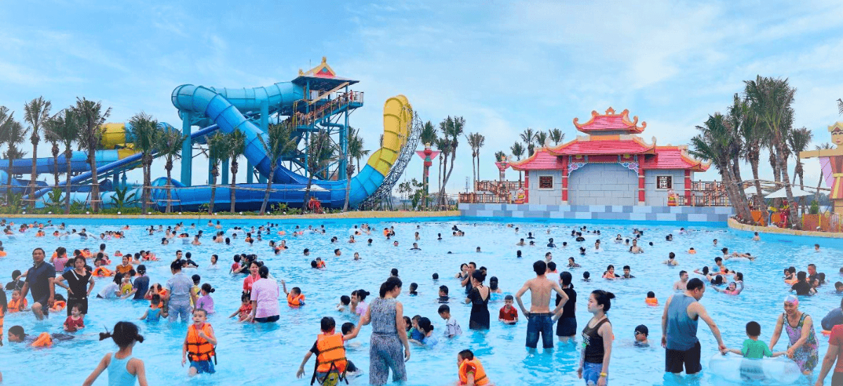 Khu vực bể bơi tại công viên nước Sun World Hà Nam. Nguồn: Internet.