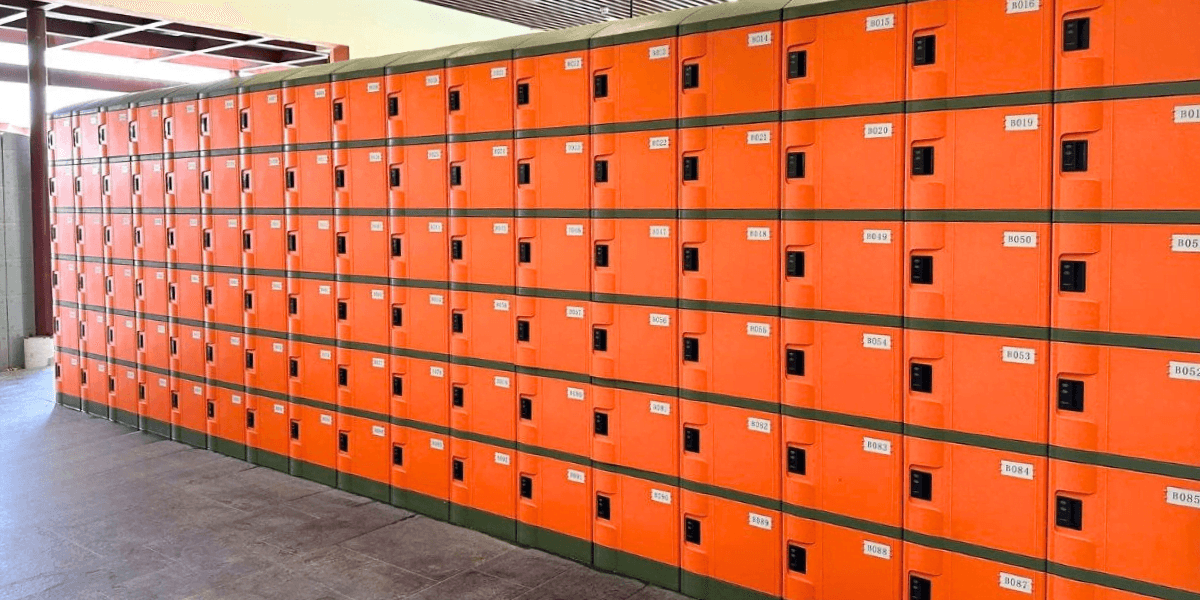 Tủ locker ABS W300 kết hợp khóa điện tử tại công viên nước Sun World Hà Nam.