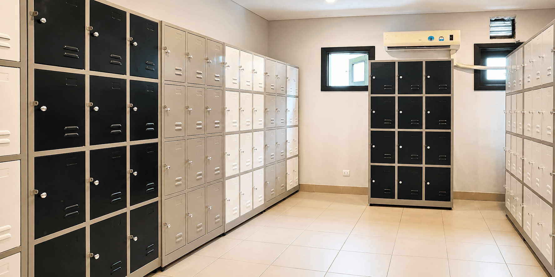 Nhà máy triển khai hệ thống tủ để đồ công nhân