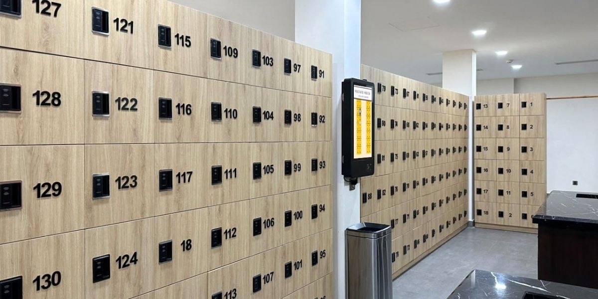 Tủ để đồ thông minh kết hợp lưu trữ với kiểm soát truy cập.